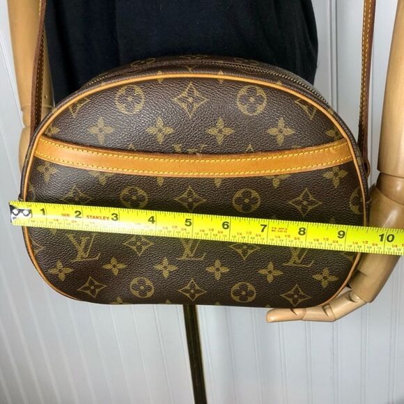 LOUIS VUITTON BLOIS Monogram Crossbody Shoulder Bag COMES WITH: LV Dust Bag COA - Picture 16 of 17